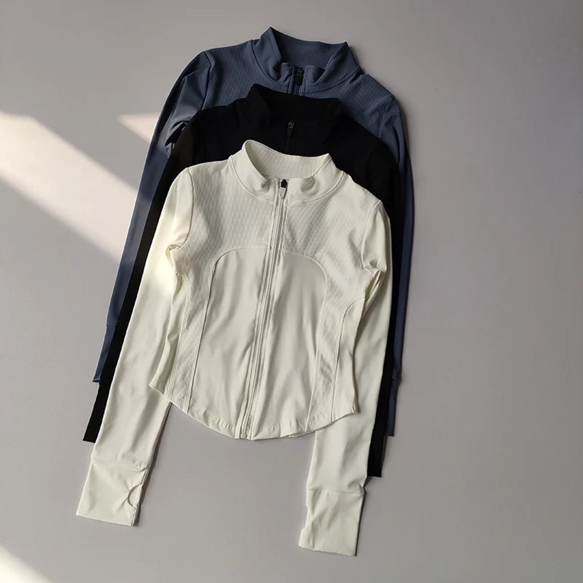 Seamless Slim Fit Zip Jacket for Yoga and Running