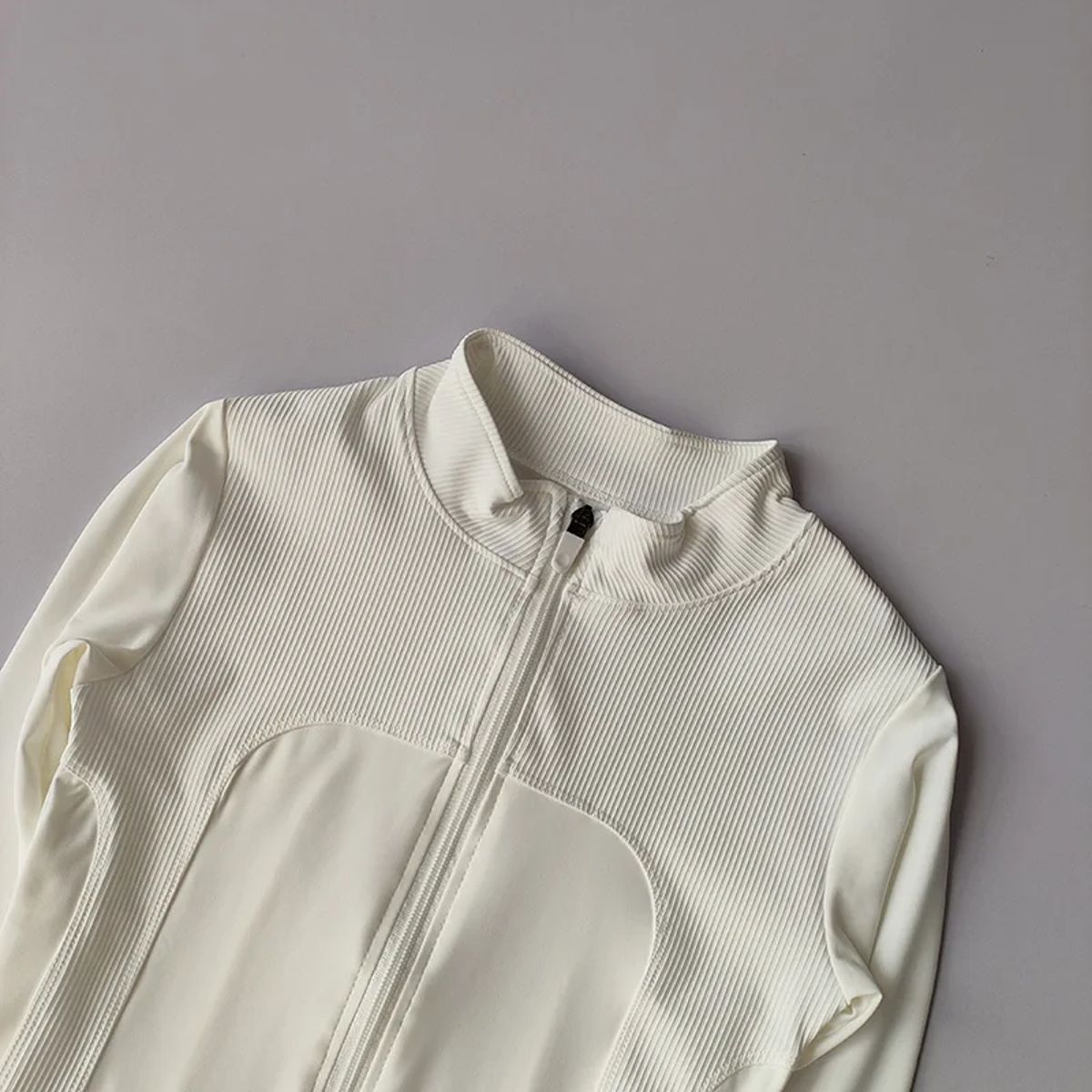Seamless Slim Fit Zip Jacket for Yoga and Running