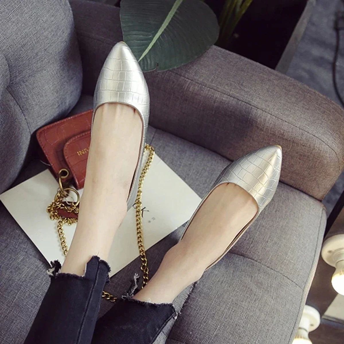 Pointed Toe Flat Shoes with Snake Pattern for Women Pointed Toe Flat Shoes with Snake Pattern for Women