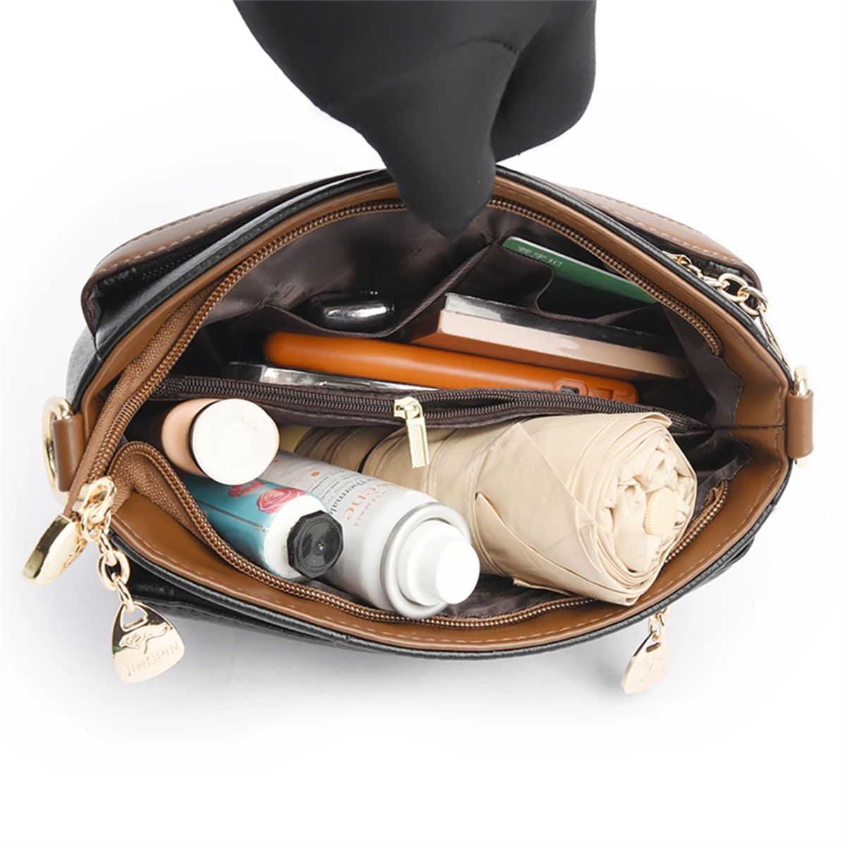 Elegant Leather Shoulder Messenger Bag with Stylish Crossbody Design