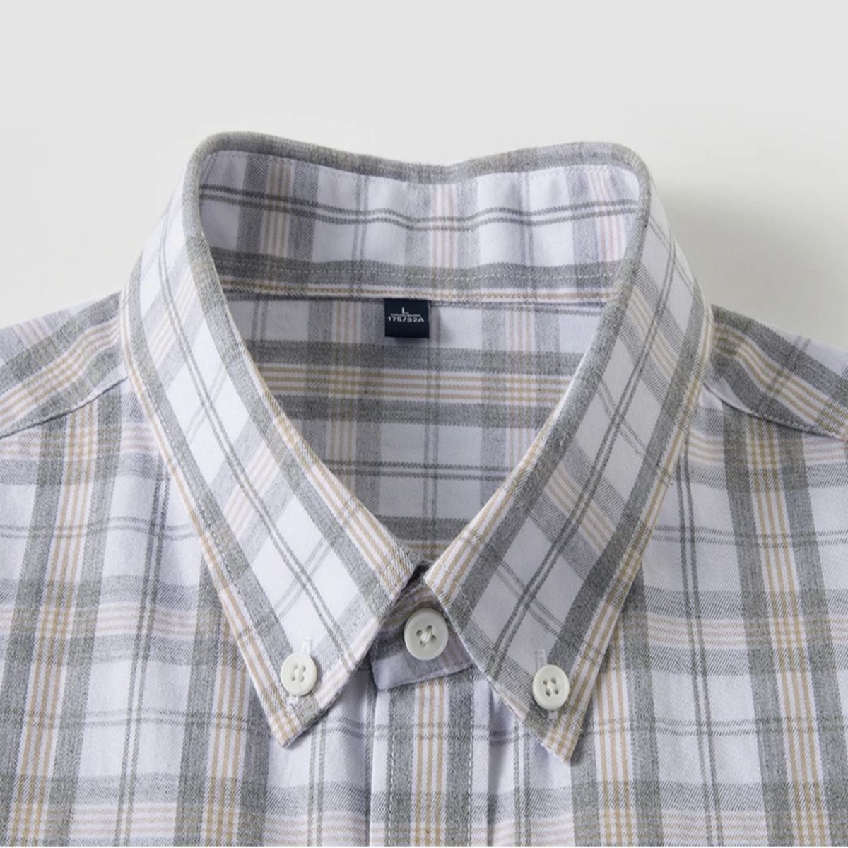 Men’s Versatile Plaid Long-Sleeve Shirt for Business and Casual