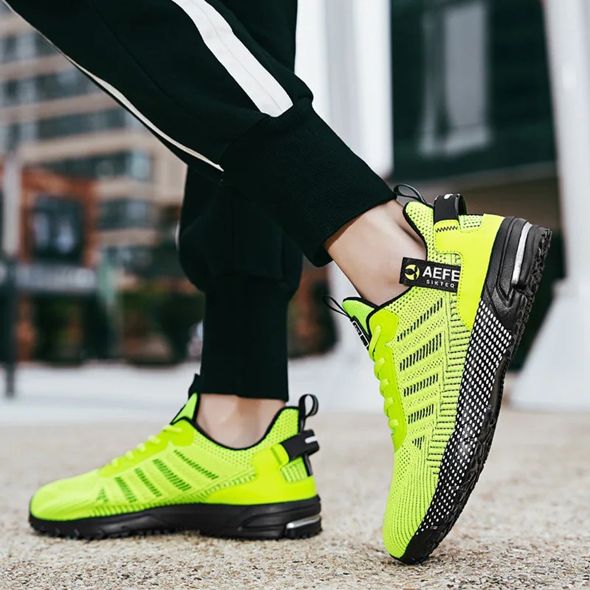 Men’s Lightweight Running Sneakers with Breathable Air Mesh Design