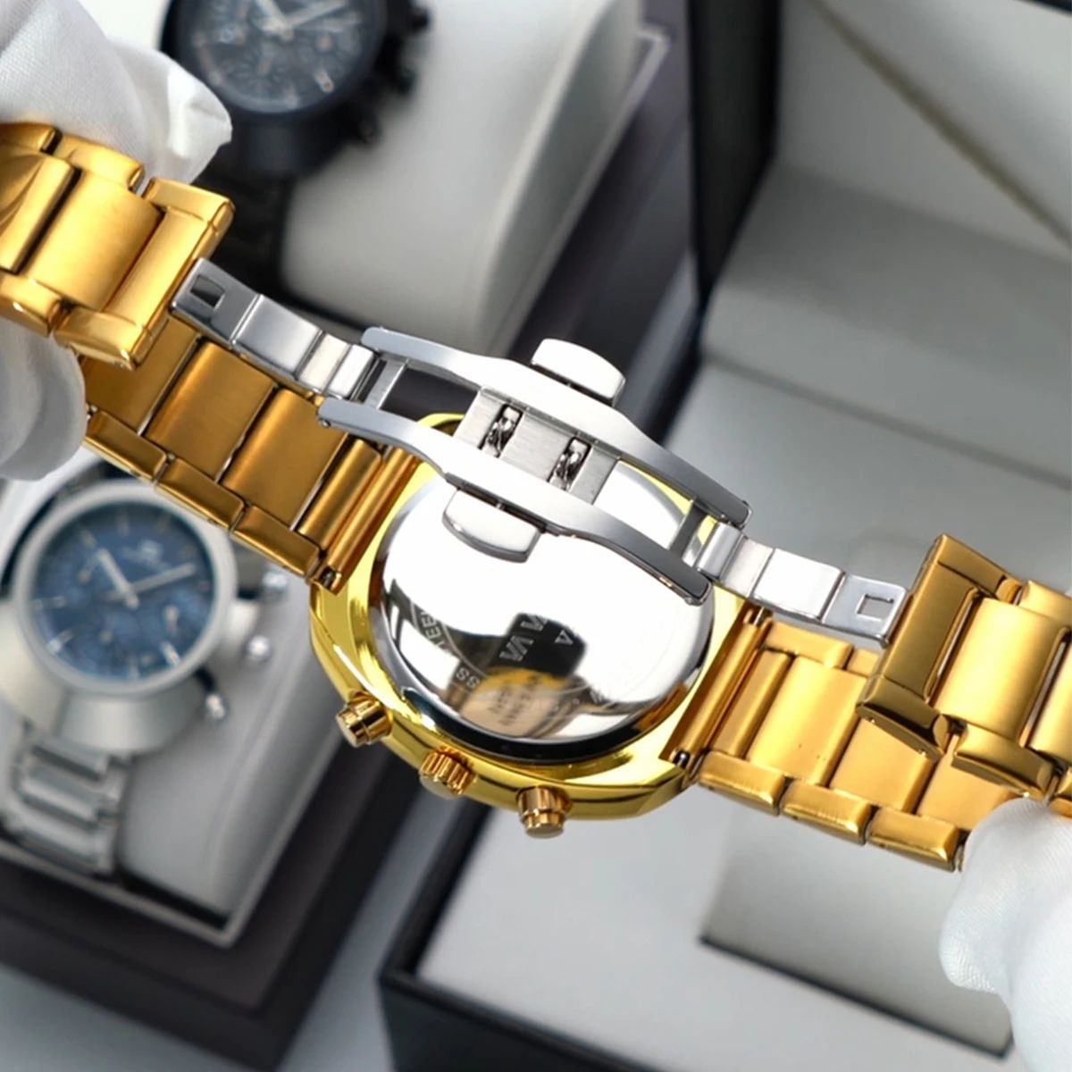Stylish Oval Dial Quartz Watch with Calendar and Stopwatch Stylish Oval Dial Quartz Watch with Calendar and Stopwatch