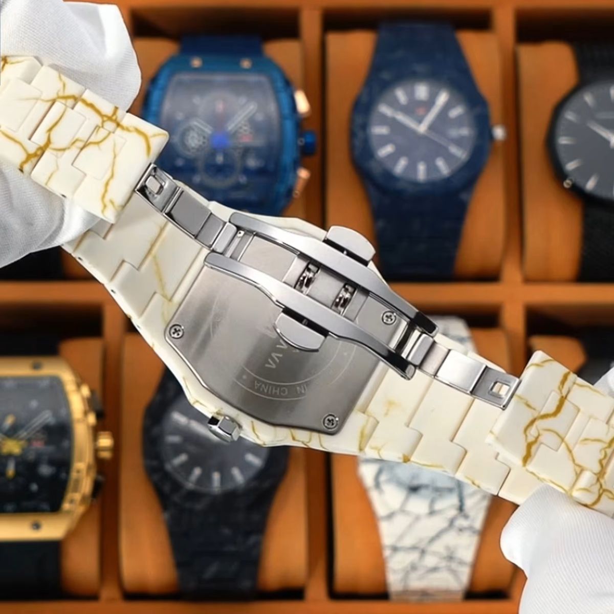 Stylish Marble Pattern Sports Watch with Silicone Band for Men