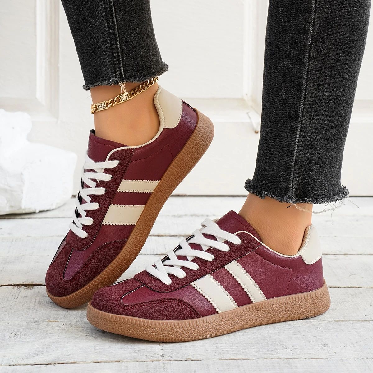 Bzqbzx - Women's Low Top Sneakers 1