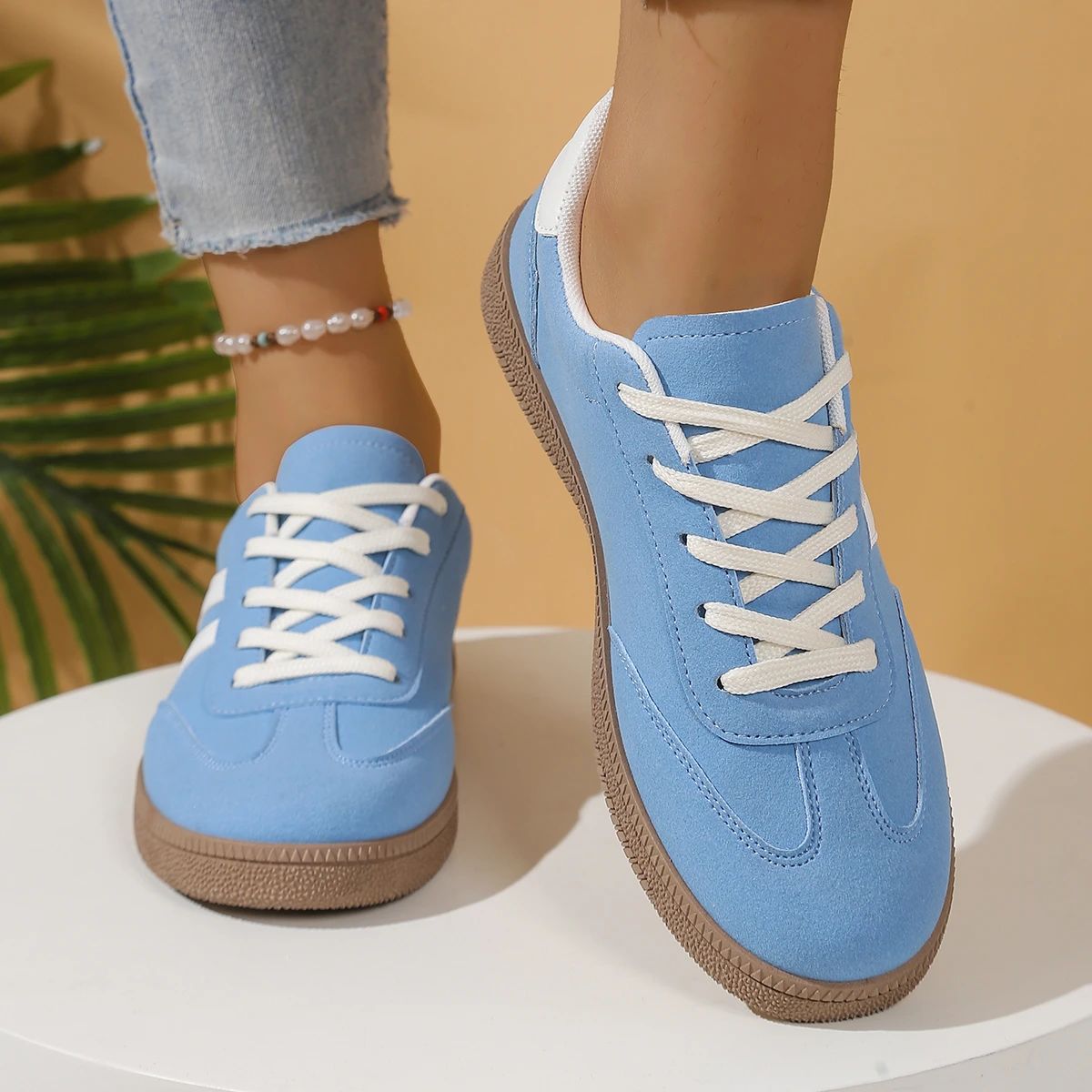 Bzqbzx - Women's Low Top Sneakers 1