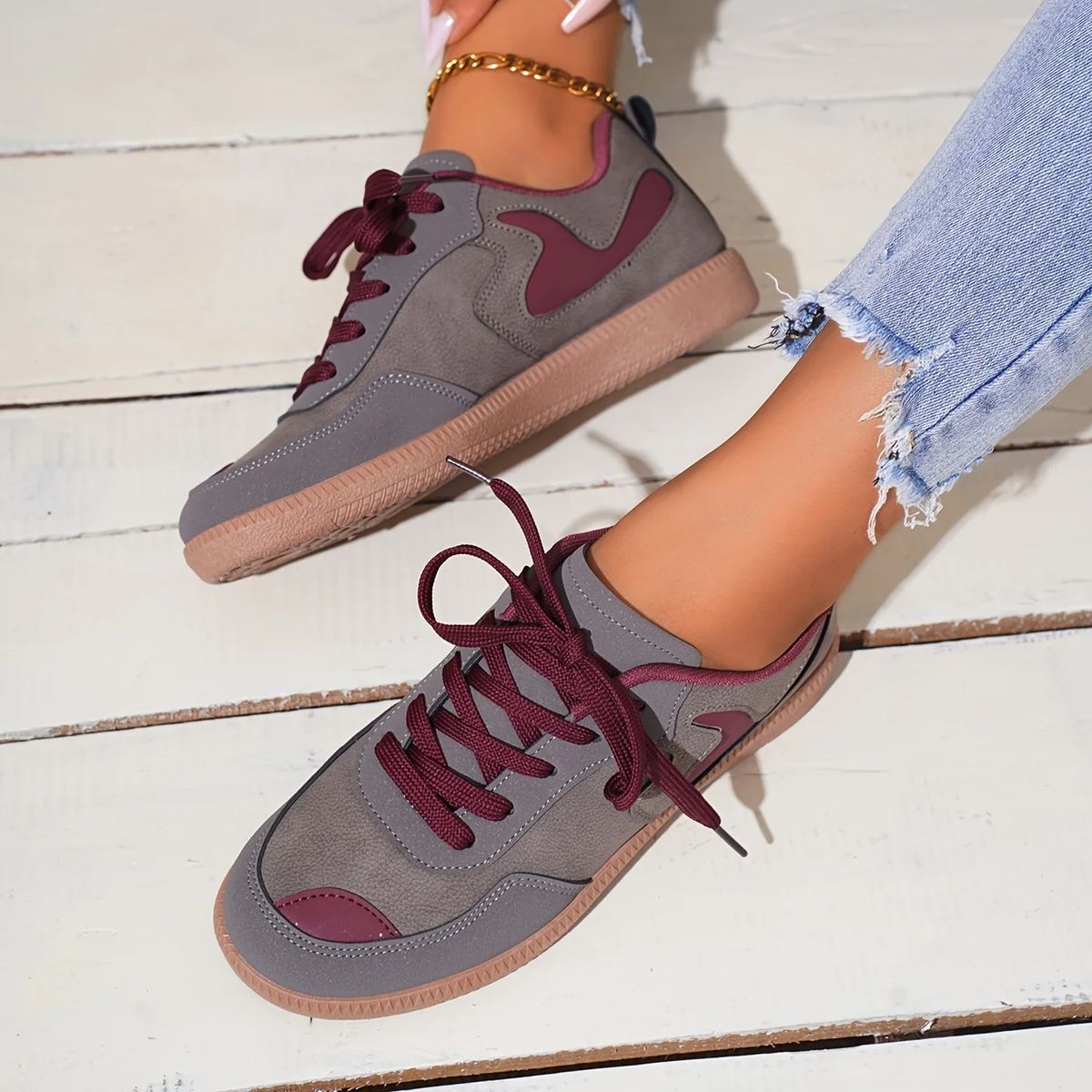 Elegant Retro Style Lightweight Women's Running and Casual Sneakers