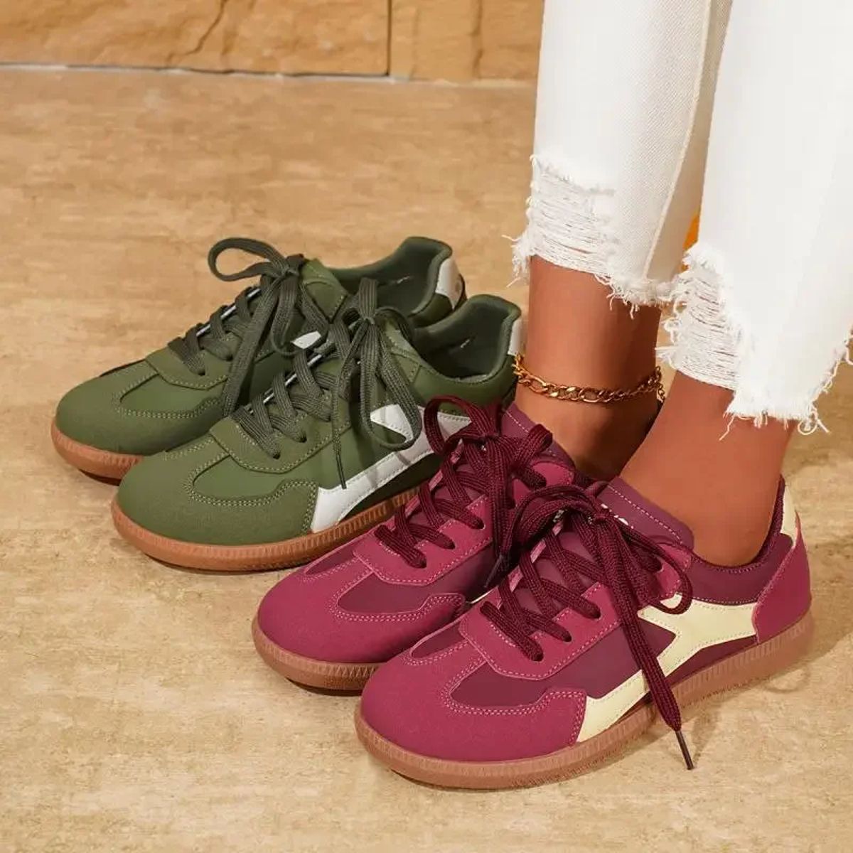 Women's Contrast Color Flat Sneakers with Soft Sole and Comfort Fit