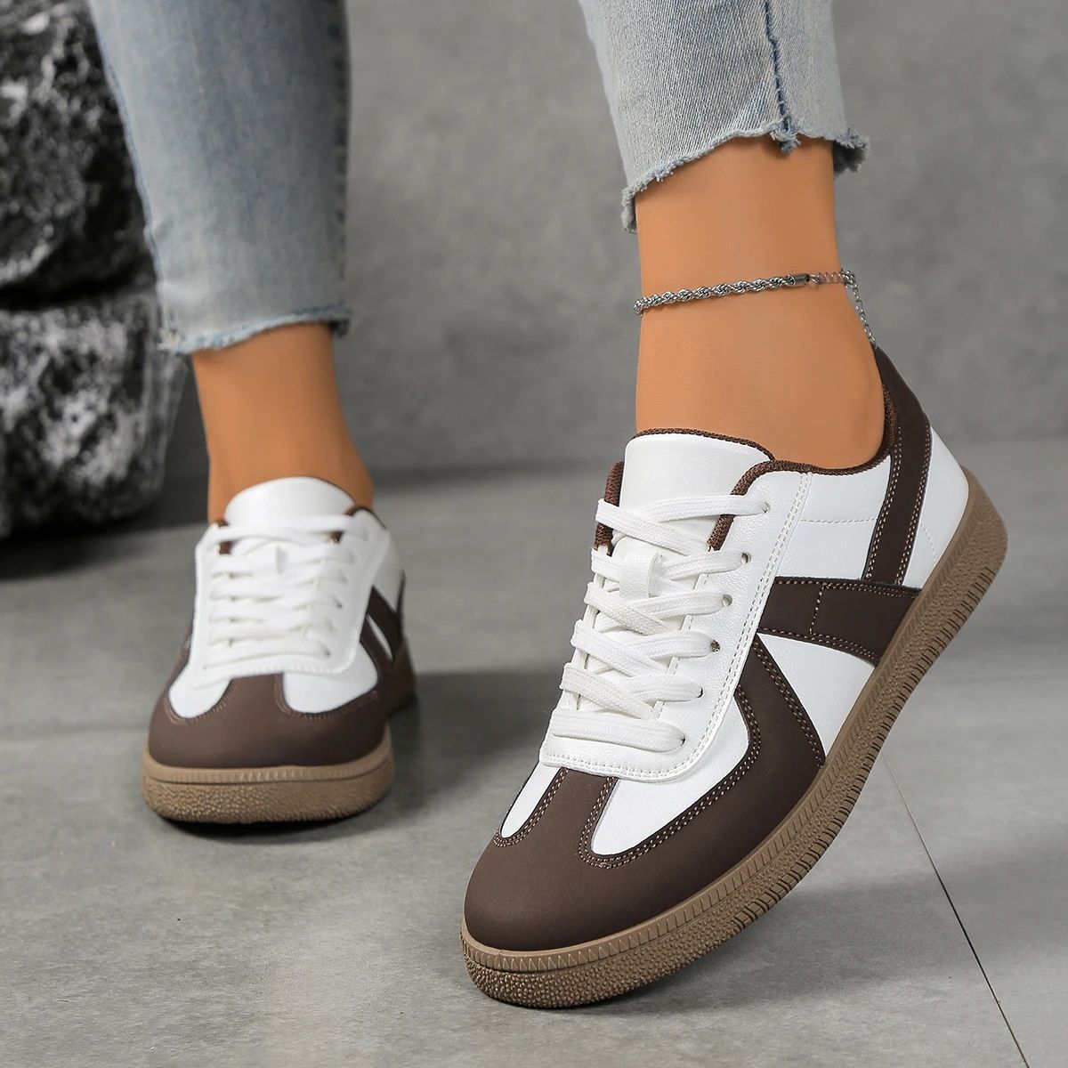 Bzqbzx - Women's Low Top Sneakers 2