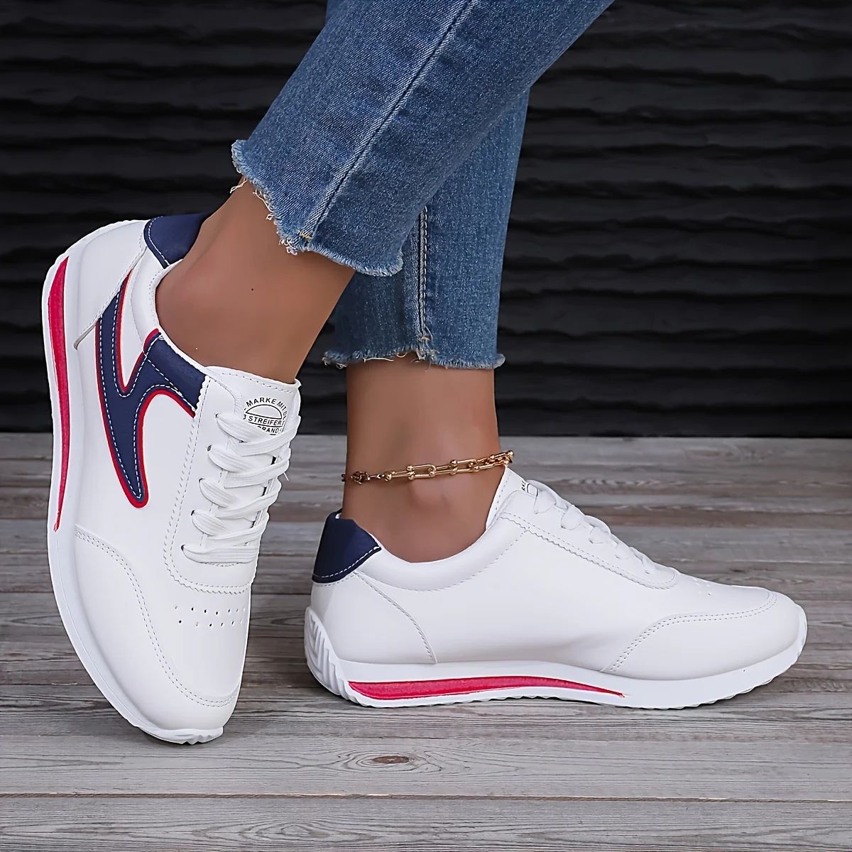 Women's Fashionable Low-Cut Sports Shoes – Comfortable Walking & Casual Wear Sneakers