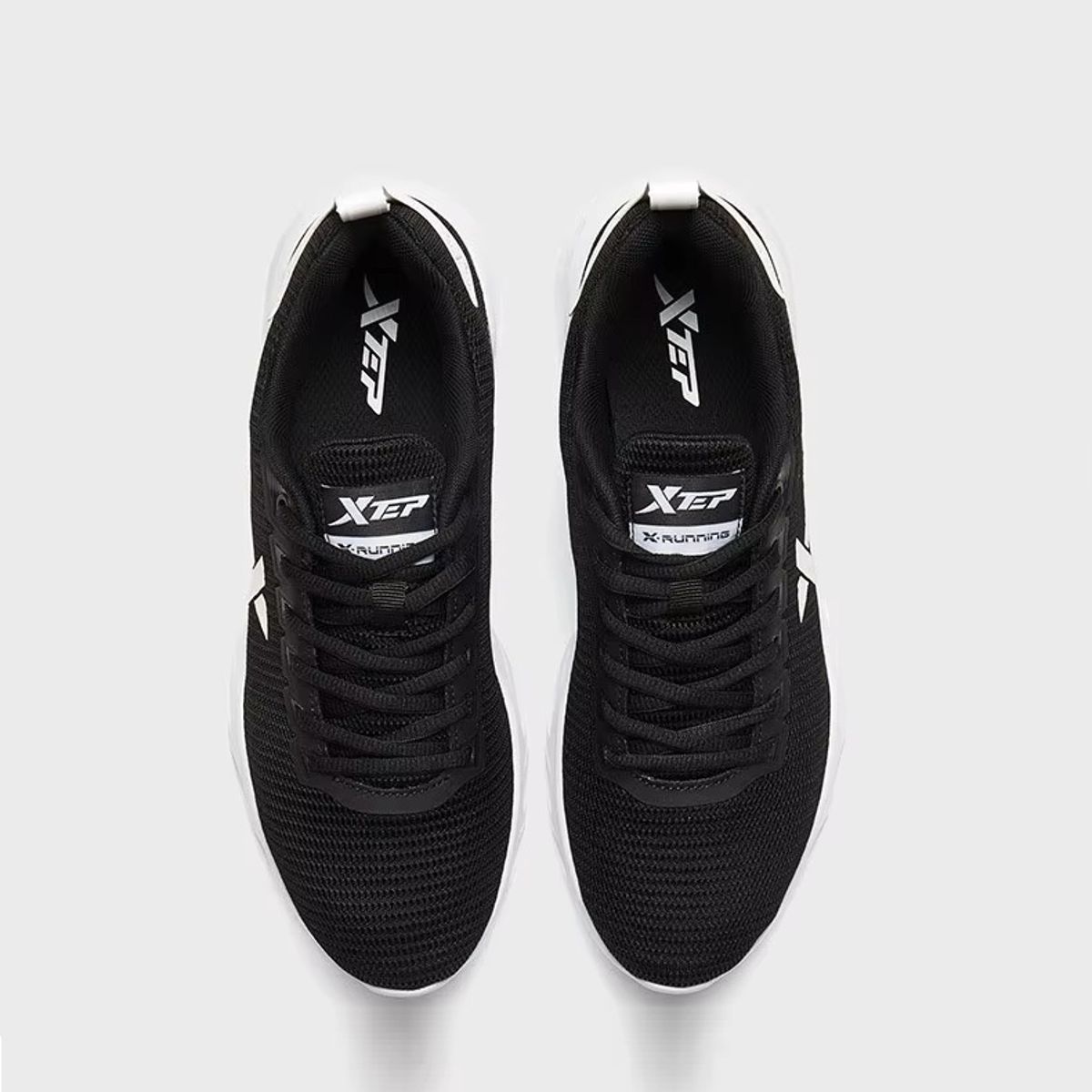 Lightweight Breathable Running Shoes for Men with Shock Absorption