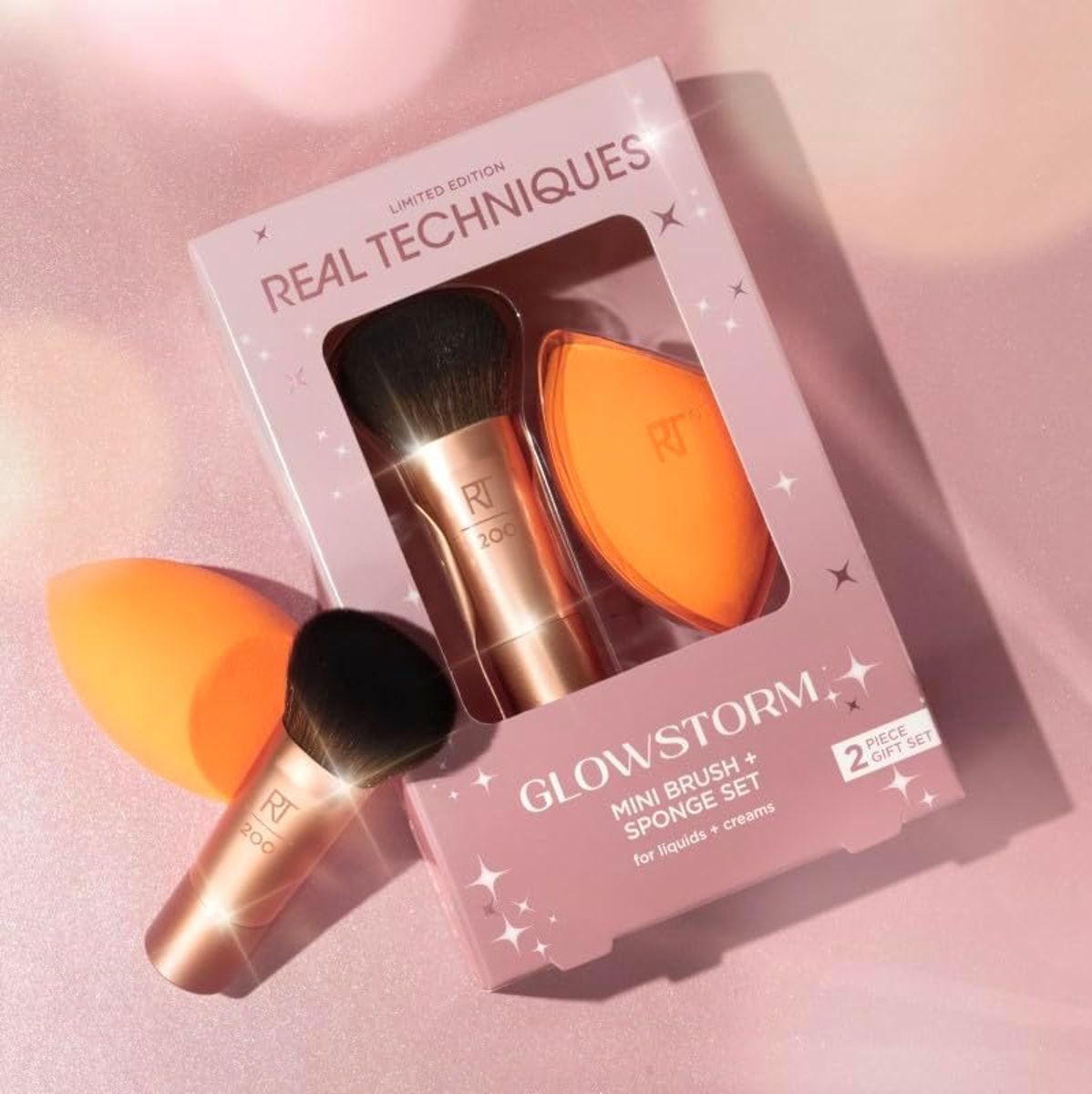 Real Techniques Glowstorm Mini Brush and Sponge 2-Piece Gift Set Real Techniques Glowstorm Mini Brush and Sponge 2-Piece Gift Set