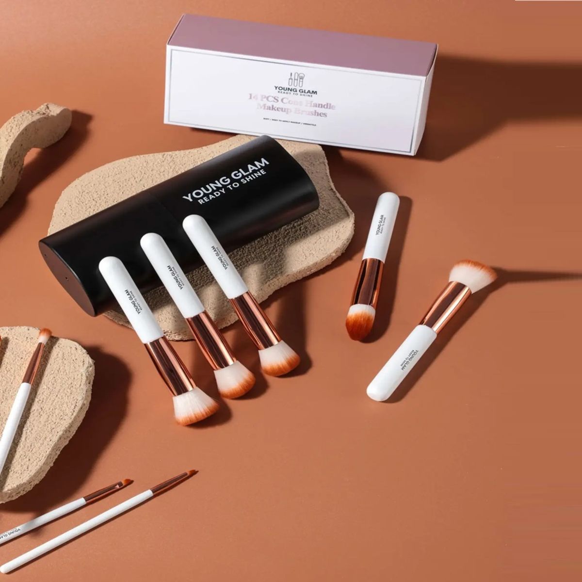 Young Glam 14-Piece Daily Essential Makeup Brush Set with Travel Case Young Glam 14-Piece Daily Essential Makeup Brush Set with Travel Case
