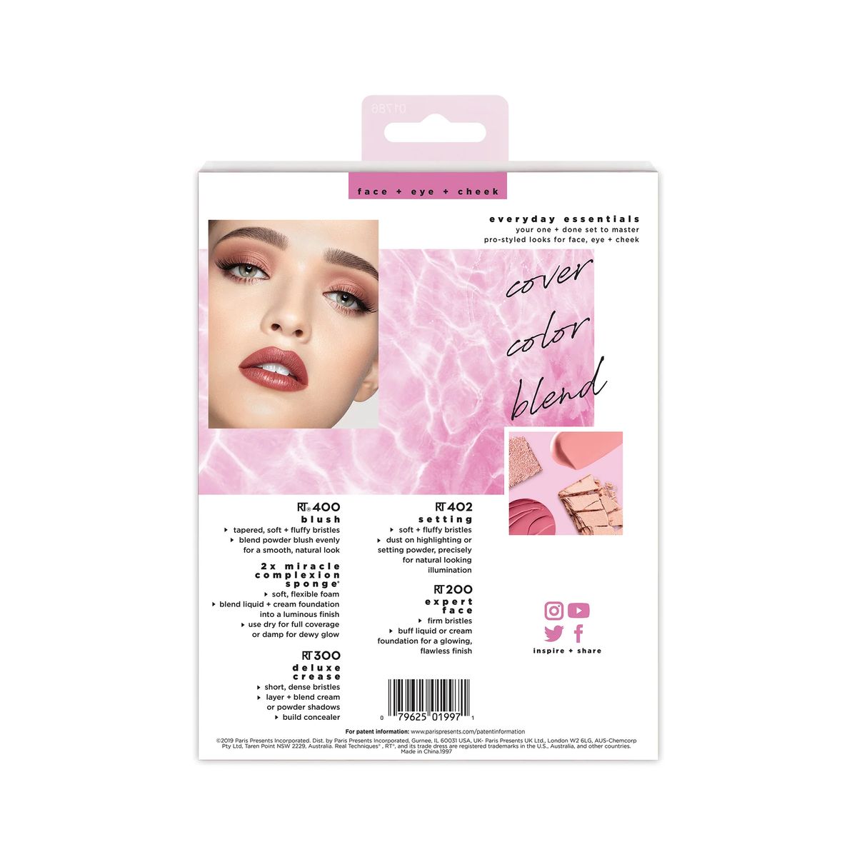 Real Techniques Everyday Essentials with 2 Sponge
