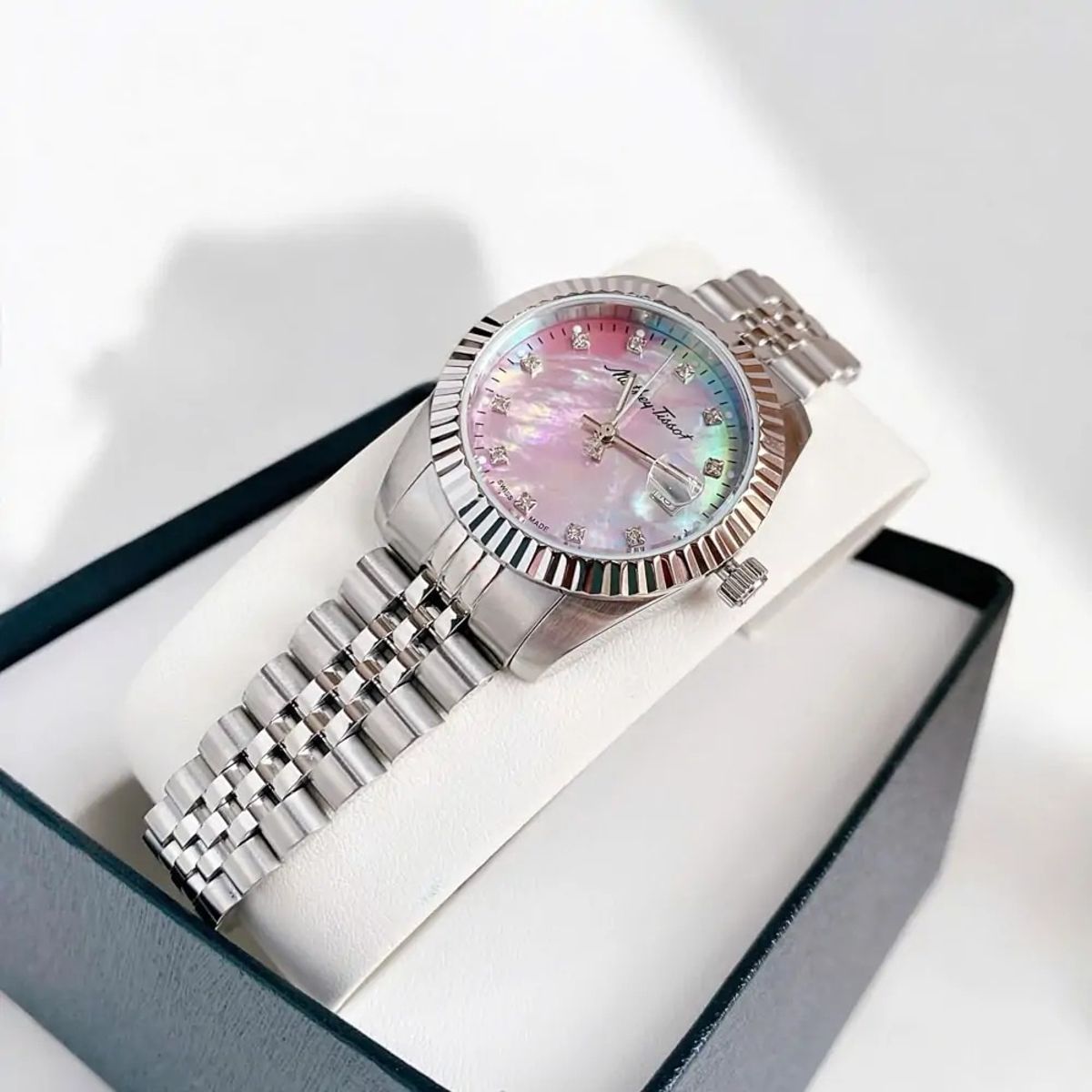 Mathey-Tissot Mathy II Quartz Watch Features D710AVIO Mathey-Tissot Mathy II Quartz Watch Features D710AVIO