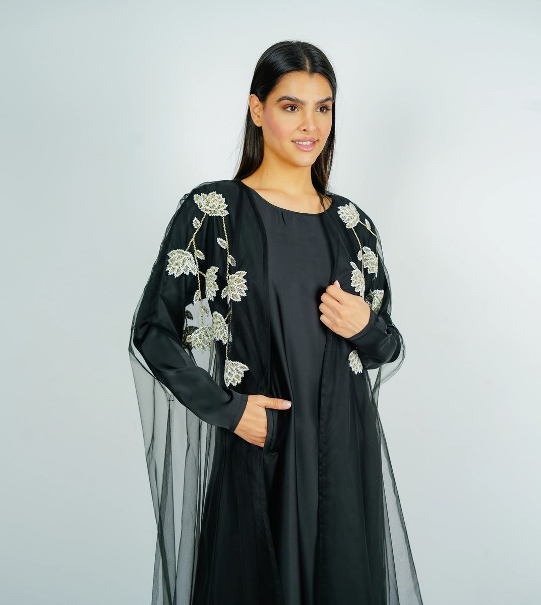 Luxurious Tulip-Embroidered Tulle Abaya with Matching Inner Dress Rosette Abaya - Women's Abayas 1