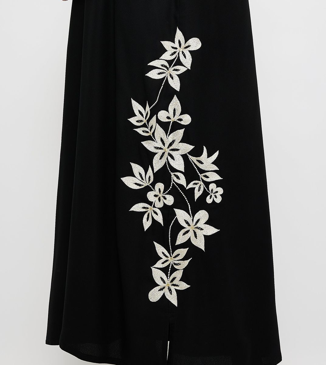 Embellished Abaya With Embroidery With Elastic Sleeves Embellished Abaya With Embroidery With Elastic Sleeves