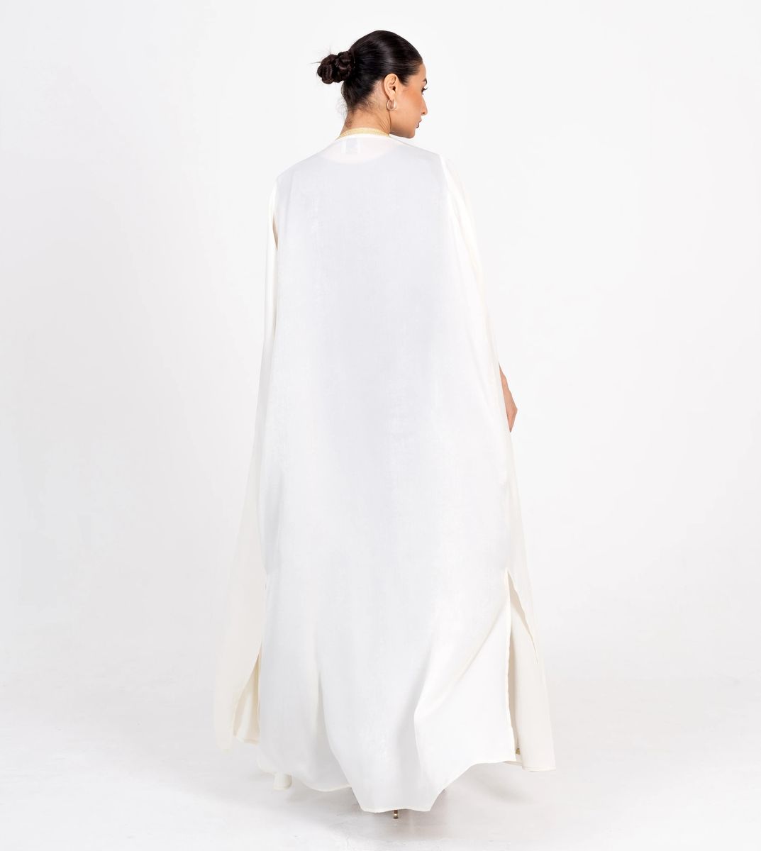 Off White Bisht With Embroidery Sleeves Rosette Abaya - Women's Abayas 3
