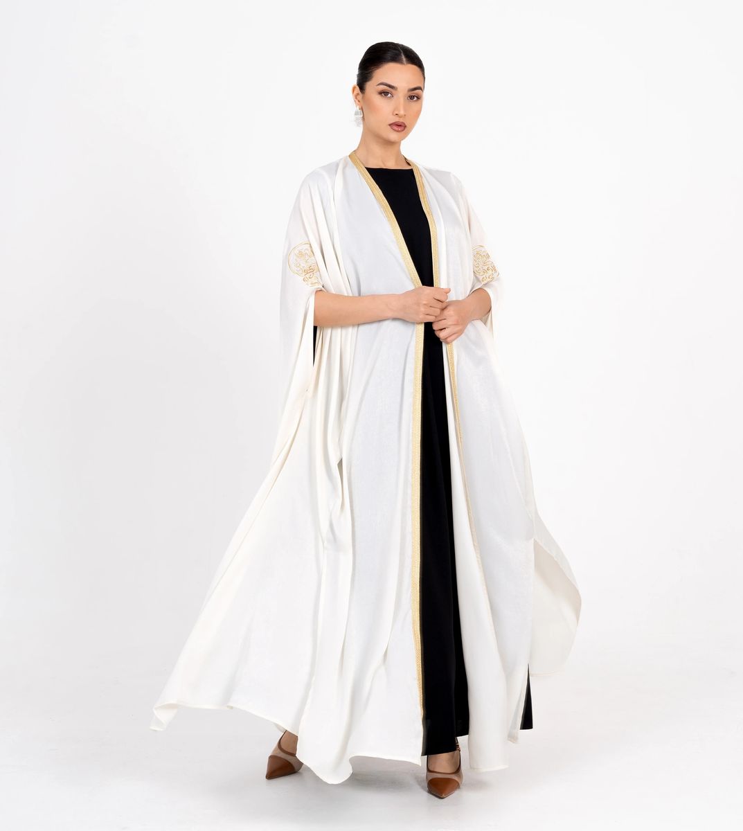 Off White Bisht With Embroidery Sleeves Rosette Abaya - Women's Abayas 4