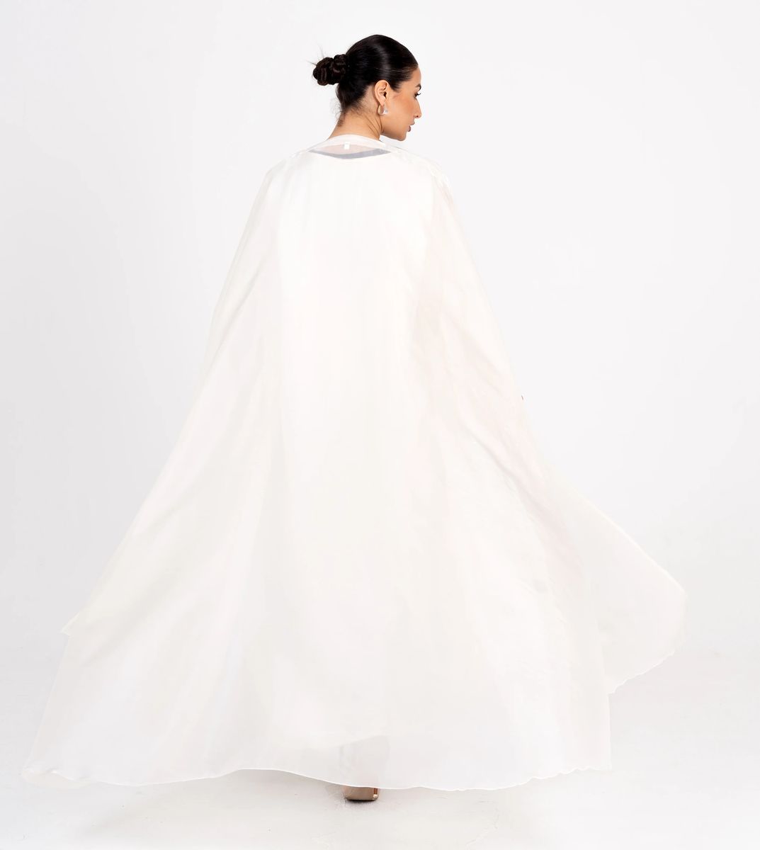 Off White Bisht Abaya Set - 2 Piece Rosette Abaya - Women's Abayas 1