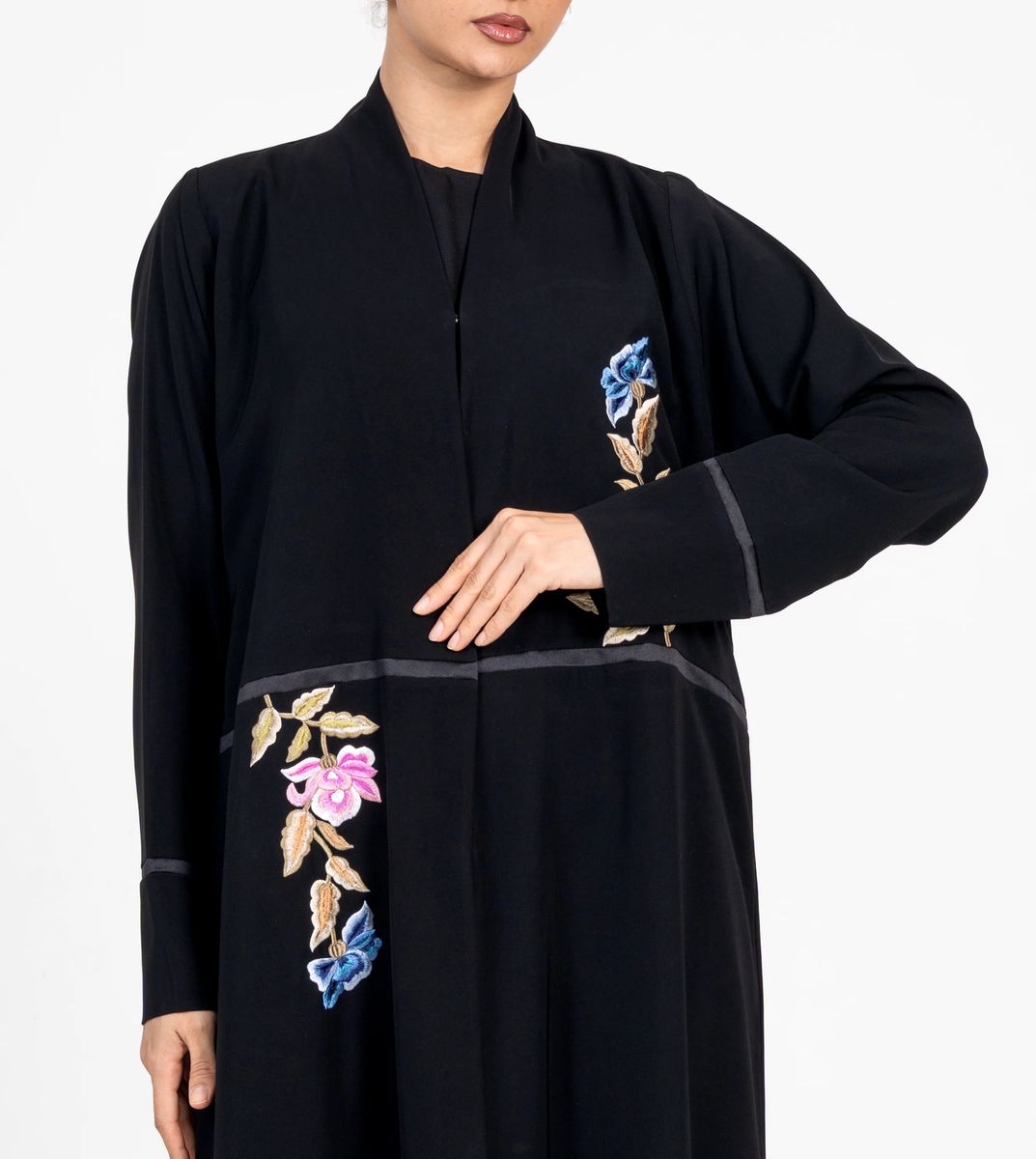 Embellished Abaya With Flowers Embroidery Rosette Abaya - Women's Abayas 1