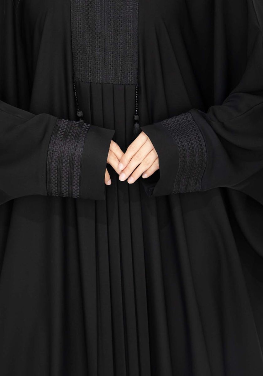 Elegant Black Nida Bisht with Lace Detailing Msquare Fashion - Women's Abayas 2