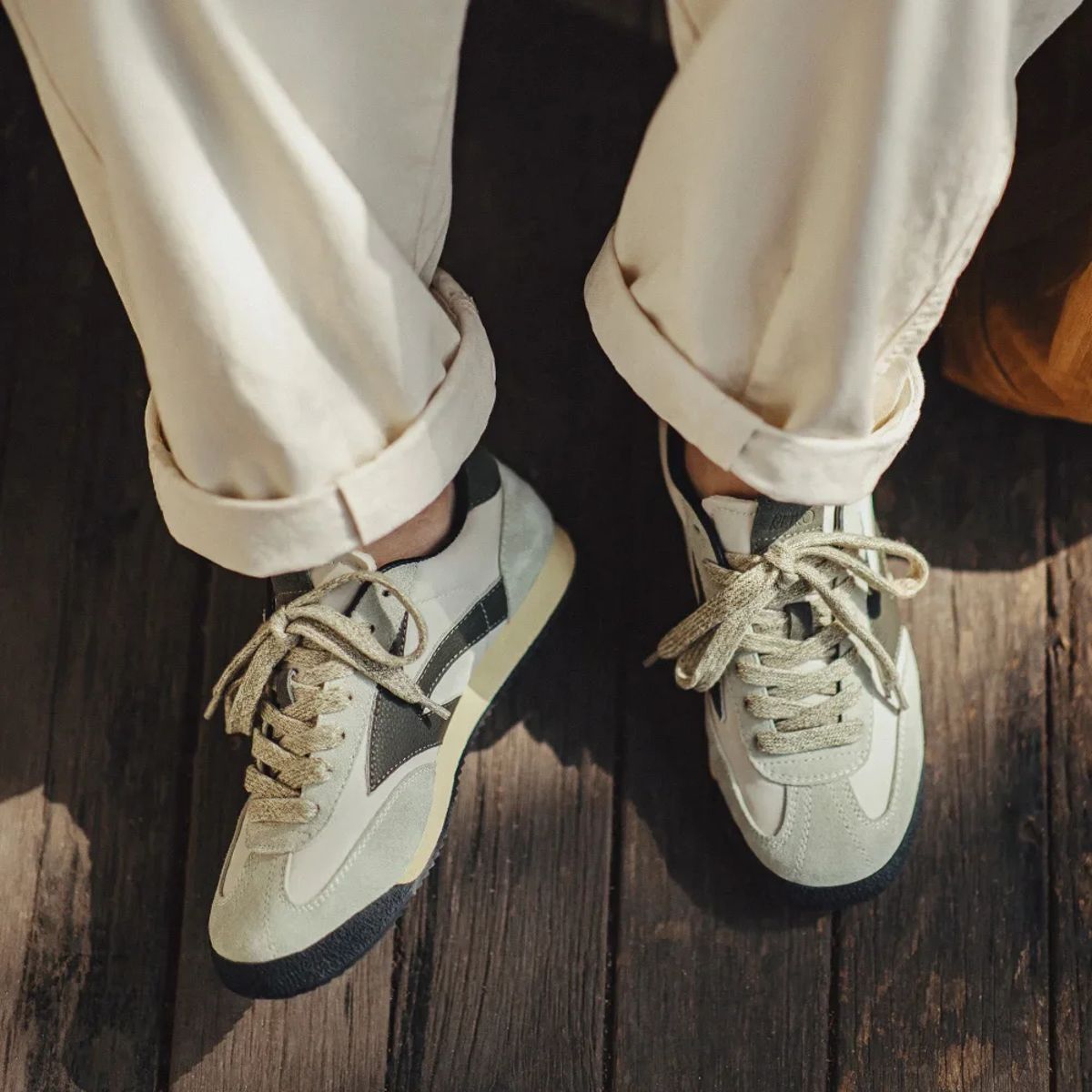 Men's Retro Geometric Low Top Sneakers with Breathable Design Men's Retro Geometric Low Top Sneakers with Breathable Design