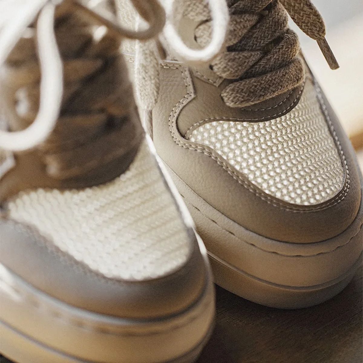 Men's Mesh Breathable Chunky Sole Low Top Casual Sneakers