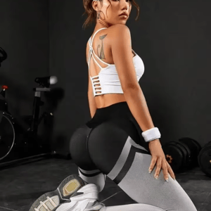 High-Waist Striped Seamless Leggings for Yoga and Fitness