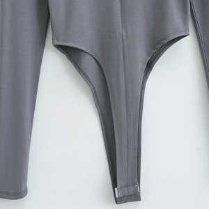 Zip-Up Long Sleeve Bodysuit with Bodycon Fit and Solid Color Zip-Up Long Sleeve Bodysuit with Bodycon Fit and Solid Color