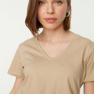 V-Neck Crop T-Shirt