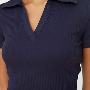 V-Neck Crop Knitted Top - Short Sleeve Tops 18