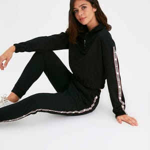 Zip Detail Crop Sweatshirt - Sweatshirts 23