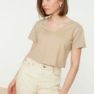 7_org_zoom V-Neck Crop T-Shirt - Casual T-Shirt 41