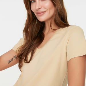 Trendyol - Women's Casual T-Shirt 42