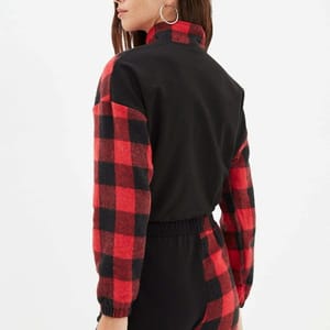 Two Tone Red and Black Crew Neck Cropped Women's Sweatshirt Two Tone Red And Black Crew Neck Cropped Women's Sweatshirt - Sweatshirts 24