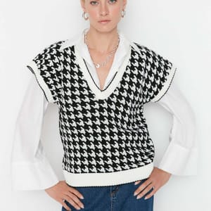 Black And White V-Neck Knitted Women's Sweater