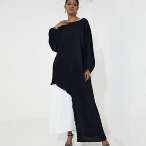 Women's Black-Bleated Abaya - Abayas 2