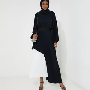 Women's Black-Bleated Abaya - Abayas