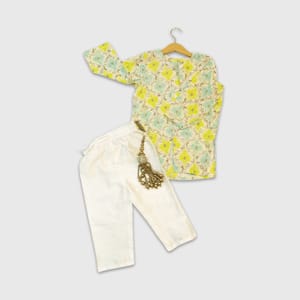 Stylish Floral Kurta And Pyjama Set
