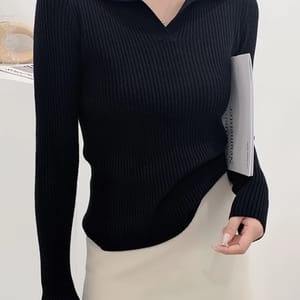 Elegant Contrast Knit Pullover with Lapel and Ribbed Design