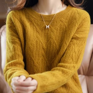 Loose Cashmere Sweater for Cozy Autumn and Winter Fashion