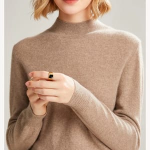 Soft Cashmere Mock Neck Sweater for Women - Cozy Autumn/Winter