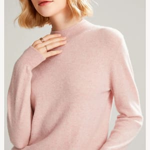Soft Cashmere Mock Neck Sweater for Women - Cozy Autumn/Winter