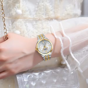 Women's Vintage Round Watch with Lightweight Alloy Strap