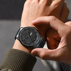 Elegant Men's Luxury Watch with Stainless Steel & Quartz Movement Elegant Men's Luxury Watch with Stainless Steel & Quartz Movement