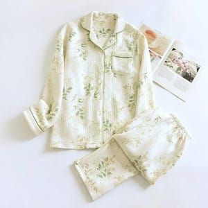Classic Long-Sleeved Cotton Pajamas for Year-Round Comfort Classic Long-Sleeved Cotton Pajamas for Year-Round Comfort