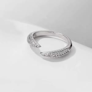 Elegant Adjustable Wedding Ring with Micro-Inlaid Cubic Zirconia