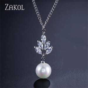 Elegant Leaf Pendant Necklace with Imitation Pearl for Women