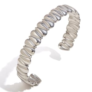 Elegant Smooth Teardrop Cuff Bracelet in 18K Gold Plating